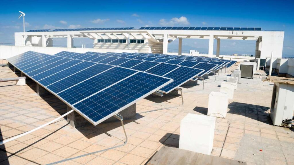 How to Maintain Your Solar Panels for Maximum Efficiency? 1 position solar panels correctly for maximum efficiency